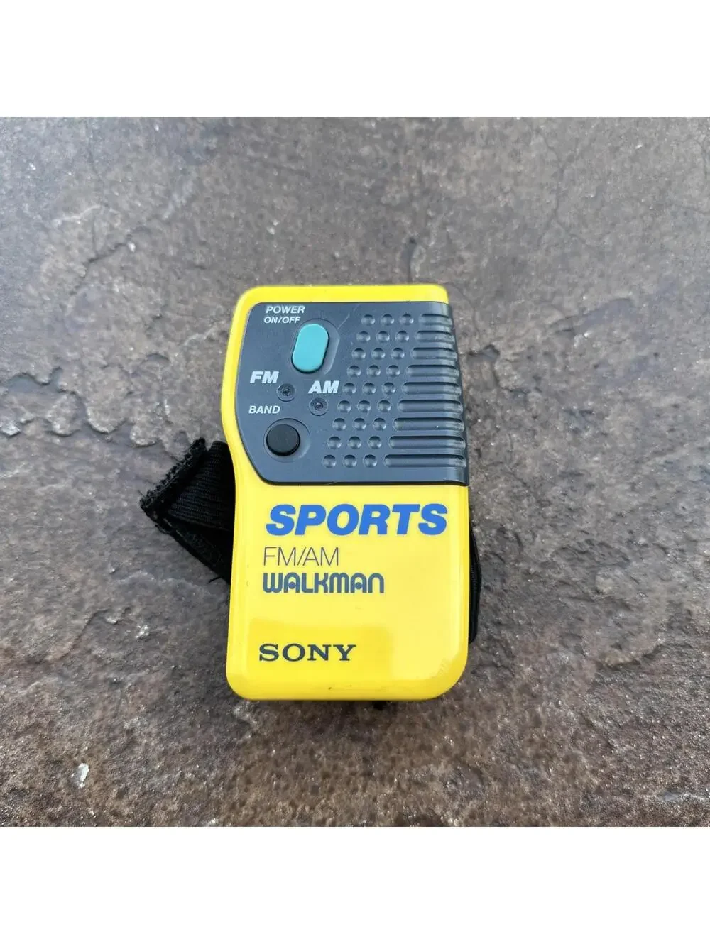 Sony Yellow Sports AM/FM Walkman Radio SRF-8 With Belt Clip Tested And Works
